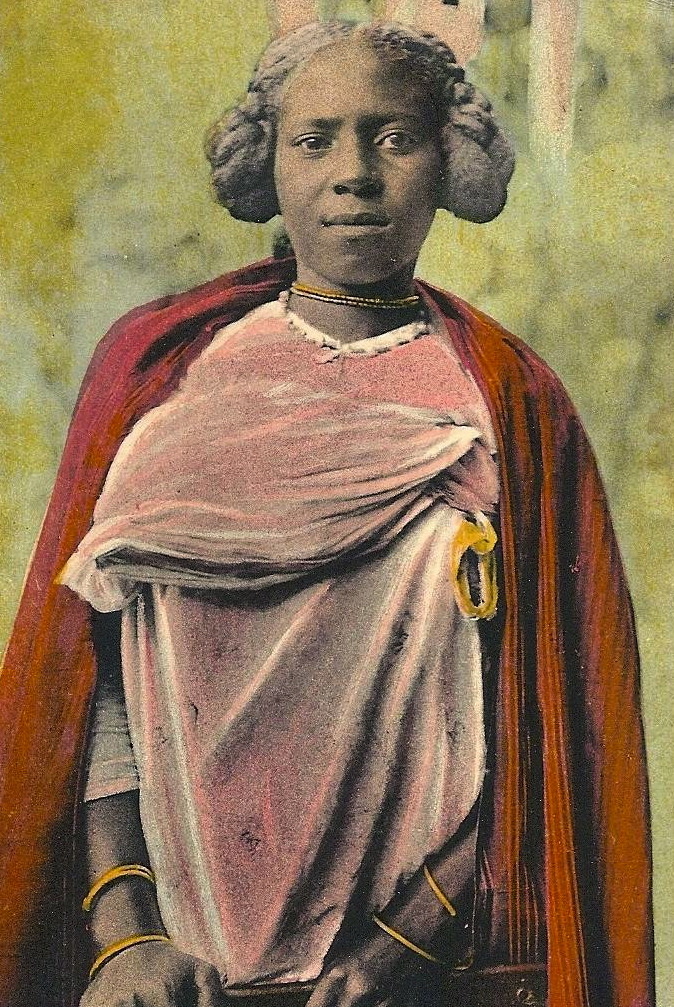 iluvsouthernafrica:  Madagascar: Vintage portraits of Malagasy women. 