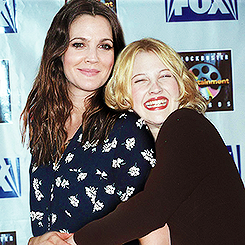 feyminism-blog:  CELEBRITIES POSING WITH THE OLD VERSIONS OF THEMSELVES 