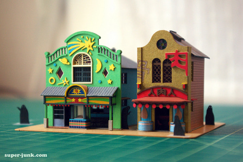  Papercraft models of theme park structures from Spirited Away.I LOVE THESE.