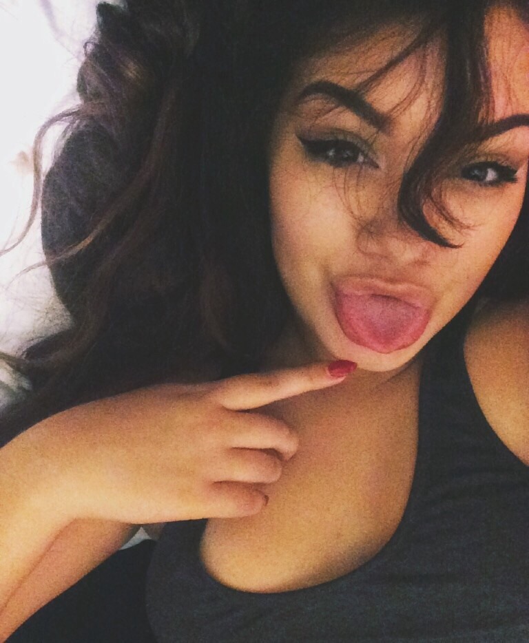 foreignbunnies:  Native American, Hispanic &amp; German 😍😍 Twitter: @CelesteeAriana