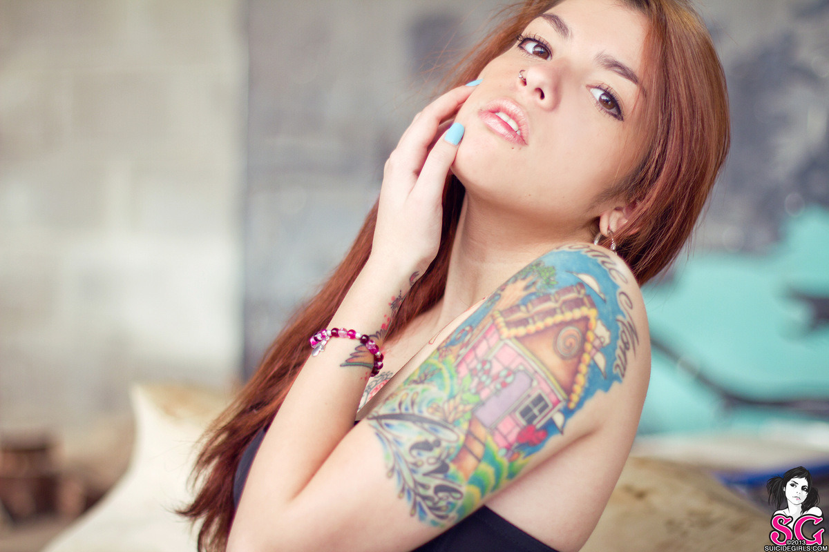 beautifulgirlsmakemesuicidal:  Capuccetto Suicide 