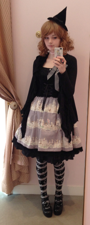 lavenderlilly:  My favorite outfits of the year (selfie edition)!  Not the ones with the most notes, just my personal favorites. 