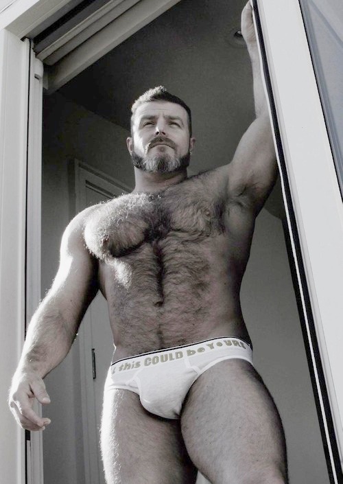 insidebearspants:  I listen to the undies