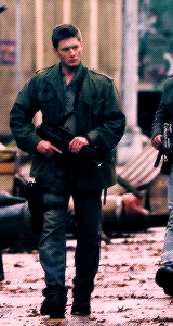 bill-weasley:  dean winchester + bowlegs 