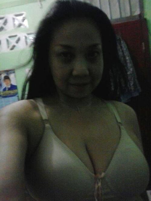 014-8481214: Bini sape ni..?? Klau bg aku pinjam main kejap best juga ni.. Milf