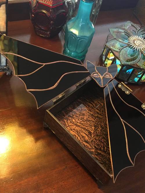 sosuperawesome:Stained Glass Bat Jewelry BoxesThe Glass Hive on Etsy