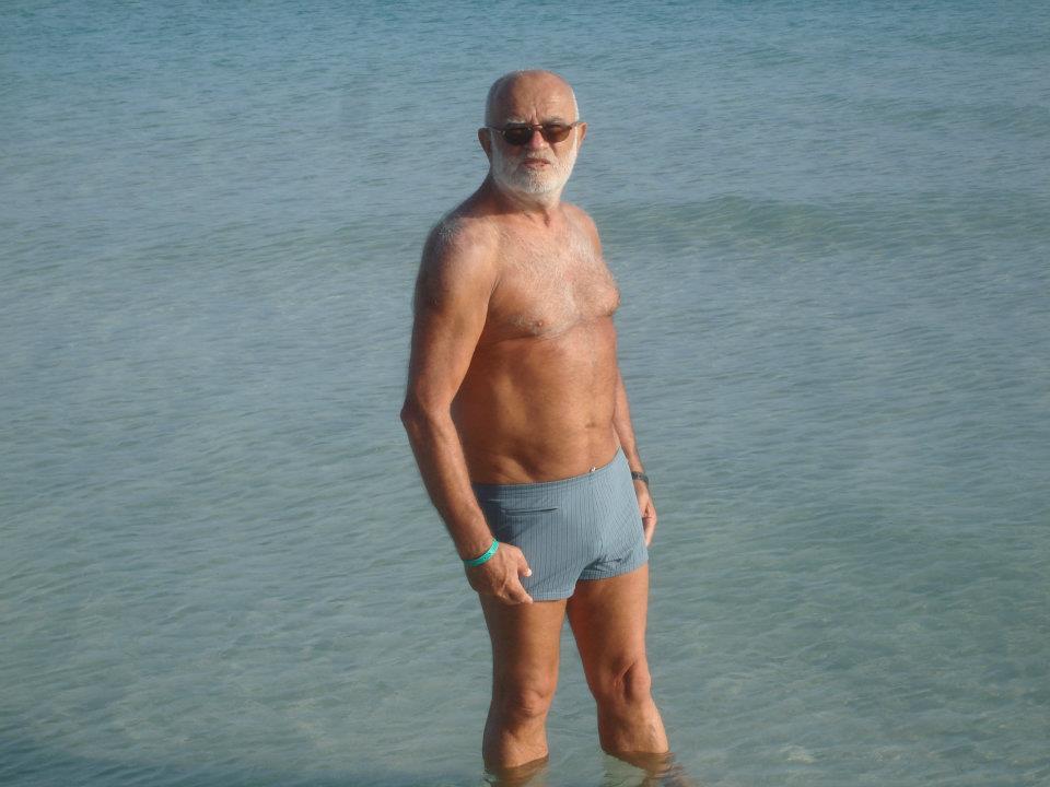 mimorbo:  horny polar dad
