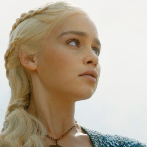 braavosis:  Feel free to use these Dany icons! Please reblog/like if you do.