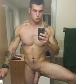 furrytrade: Follow both of my blogs @ http://furrytrade.tumblr.com/ &amp; http://dirtyrabbithole.tumblr.com Hot selfie.