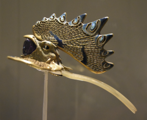 detournementsmineurs:Diadème “Coq” de René Lalique (circa 1897-98) au Gulbenkian Museum de Lisbonne,