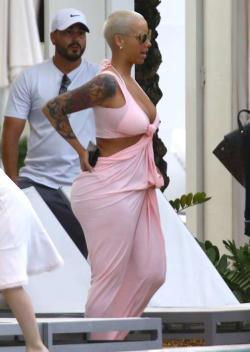 daily&ndash;celebs:  1/17/15 - Amber Rose at the pool in Miami. 
