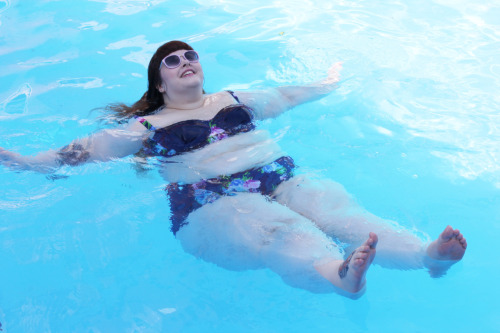 sumisa-por-decision:  fattyelizabeth:  afatfox:  in lieu of the whole Oprah magazine saying that if and only if you are thin you can wear crop tops, I decided to make this post.Here is a list of things that I’ve heard as far as ‘fashion rules’