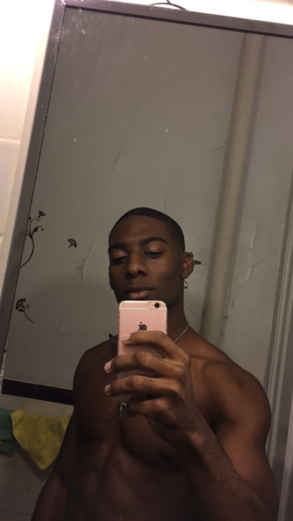 hartbreakk:Who do I think I am?