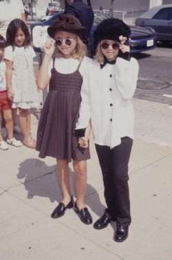 itsforevereternal:  Mary-Kate and Ashley.