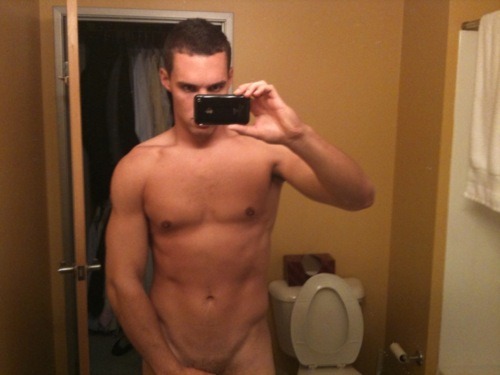 thegailygrind:  Red Sox sign Grady Sizemore! www.thegailygrind.com/2014/01/23/red-sox-sign-grady-sizemore-hottest-naked-selfie-taking-baseball-player-ever/