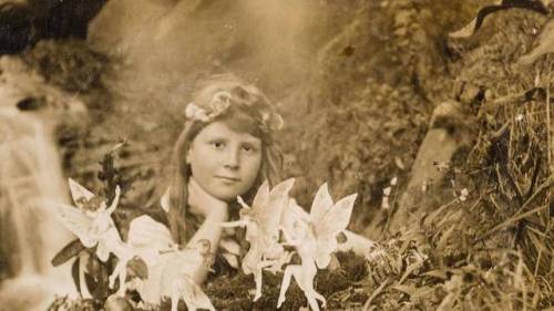 fawnvelveteen: Cottingley Fairies, 1919 