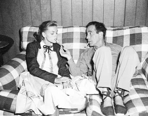 deforest:Humphrey Bogart and Lauren Bacall at home, 1940s 