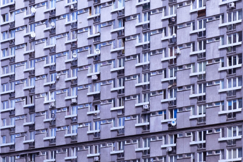 a neighborhood gradient from Warsawmore on instagram: www.instagram.com/zauwaz/