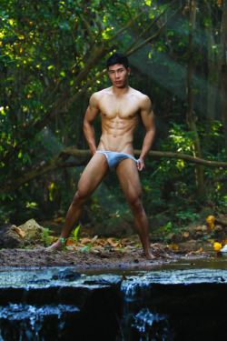 hot-asian-guys-bulge-photos:asian bulge
