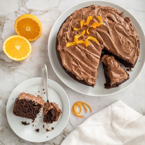 fullcravings:  Chocolate Orange Cake