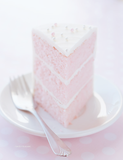 mochi-bunnies:  pink almond party cake ✿