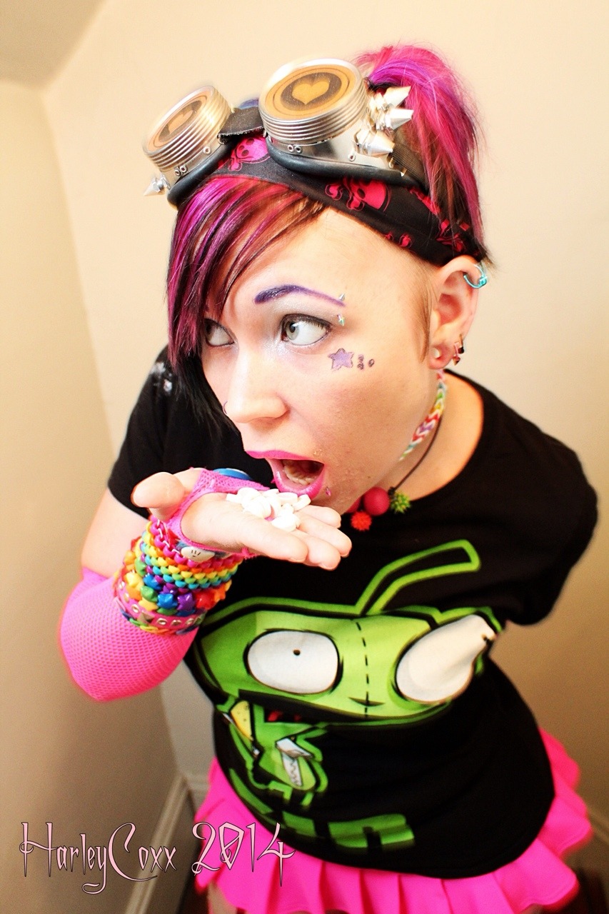 harleycoxx:  New photo set like &amp; re-blog !!!