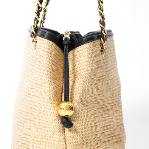Chanel. www.labellov.com 