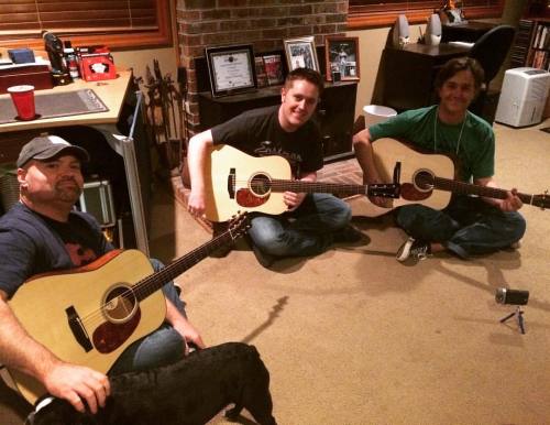 <p>A rare sight, (probably getting less and less rare these days, considering how much people are loving these guitars) THREE Preston Thompson guitars in one room. Two proud endorsers of PTG and one excited new owner! @thompsonguitars @cartervintageguitars #nashville #flatpicking #nashvilleflatpickcamp #sirwinstoncup  (at Fiddlestar)</p>