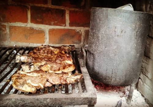 #sabadodegloria #meat #parrilla #carne #alabrasasabemejor (en En Campana Bs. As)