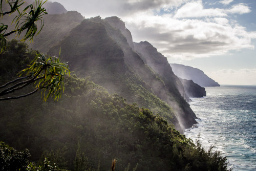 alpine-spirit:  Napali Coast North shore of Kauai