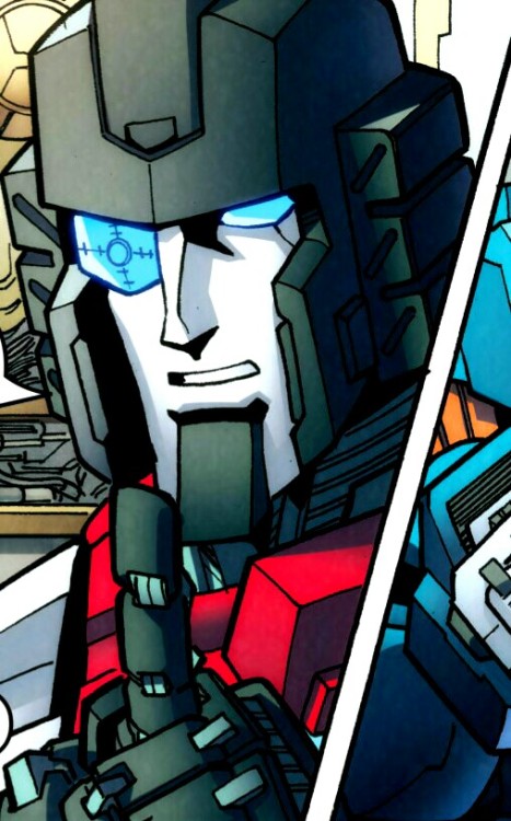 thelittlemagnus: robotsandramblings:   minalady: Nerd [judy witwicky voice] my gosh you’re gorgeous   Percy <3 
