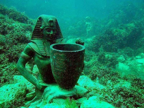 Discovering the treasures of the ancient sunken city of Herakleion off the coast of Egypt in 2000-20