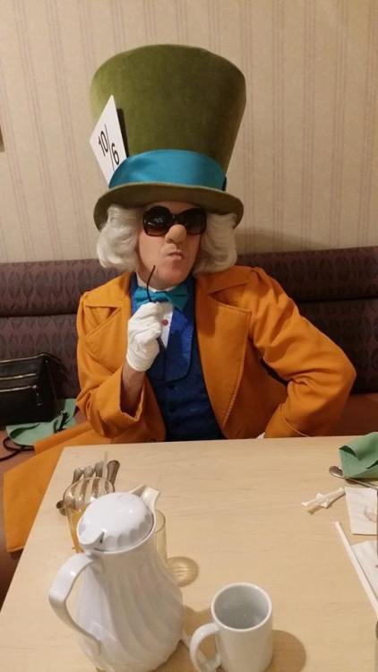 dancinbelle: The Mad Hatter sat on my friend’s sunglasses and broke them. While the manager t