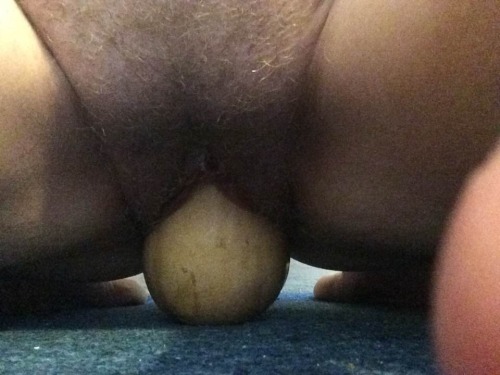 nice-nasty-stuff:  Slutpiggy was supposed to be showering, when she came across this and could not resist sitting on it. I had her bounce with all her weight and she got it in further the next time. You can see the juice markings on he squash and then