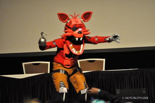 geekerypokery:some pictures of my foxy the pirate cosplay, which i debuted at Shutocon, courtesy of 