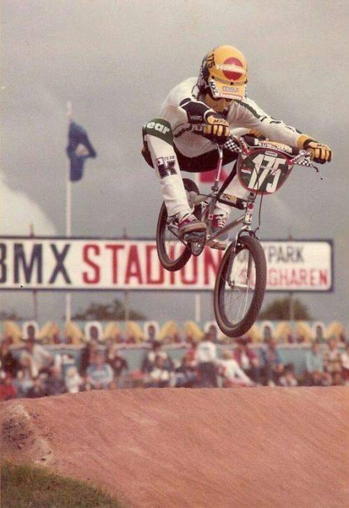 outsidersbmx:Factory Kuwahara.#outsidersbmx #OTSDRS #bmx #oldschool #oldschoolbmx #bmxoutsiders #osb