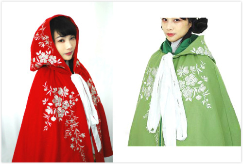 fuckyeahchinesefashion: Traditional Chinese clothes, hanfu. Type: Doupeng斗篷（embroidered cloaks). Mad