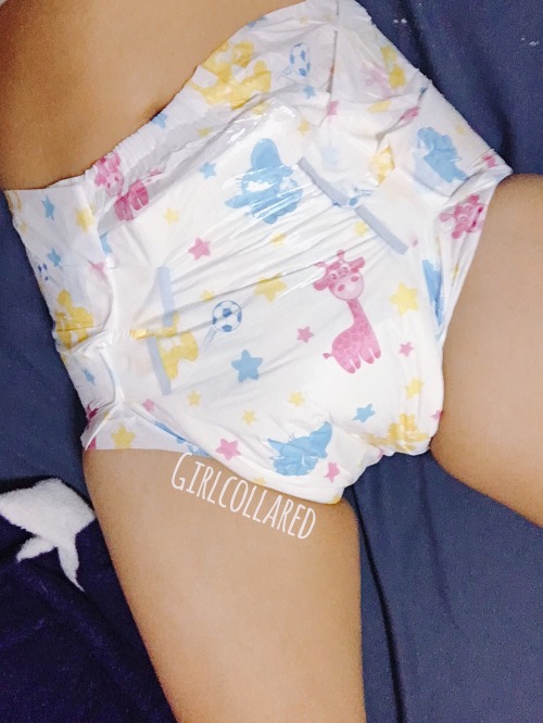 girlcollared:  So good to be in diapers again. My life has been crazy and I haven’t had the time or energy to be in little space..   These feel slightly thinner than the awwsocutes but it’s been quite a while since I last worn, so my perception might