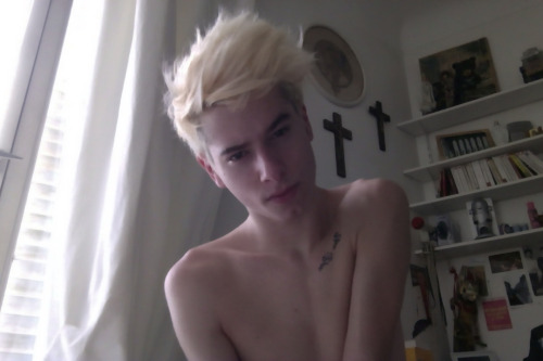 prettygayboys:  similar posts: here 