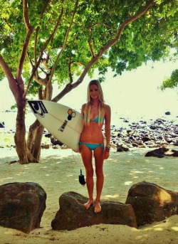 surfing-girls:  Surf Girl 