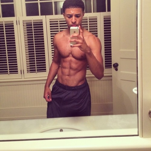 celebrixxxtiez:  Diggy Simmons  See more naked Celebrities at celebrixxxtiezz.xyz   