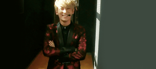 lhoe:  ljoe dancing to abracadabra 