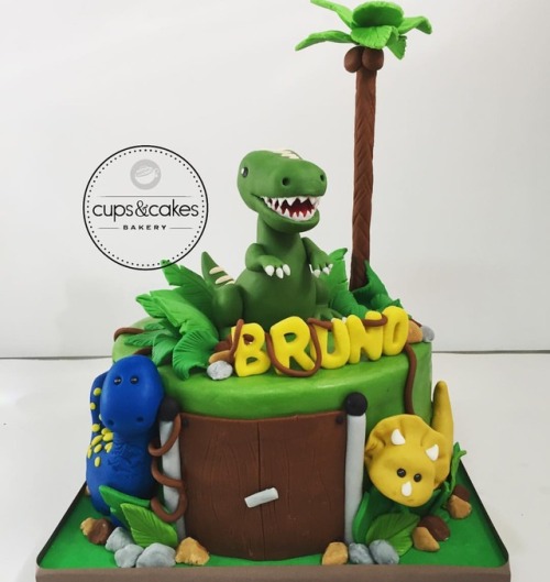 Love cups&cakes | Dinosaurios! #torta #dinosaurio #fondant...