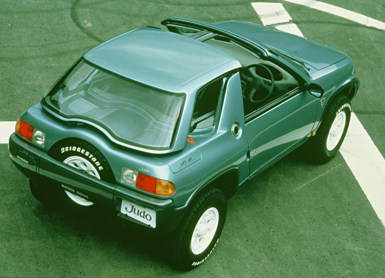 carsthatnevermadeit:  Nissan Judo 1987, a compact SUV concept with a sliding roof