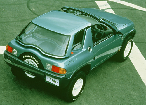 carsthatnevermadeit:  Nissan Judo 1987, a compact SUV concept with a sliding roof turning the car into a targa top wagon as the roof was pushed back 