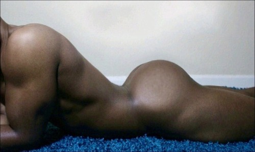 asskingz:  Ass on a Monday evening