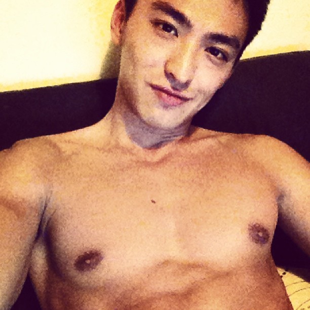 vsians:  www.instagram.com/gowithchristopher 