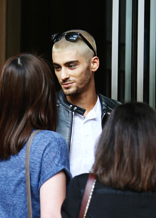 styles-malik:Out in Paris - 24/6