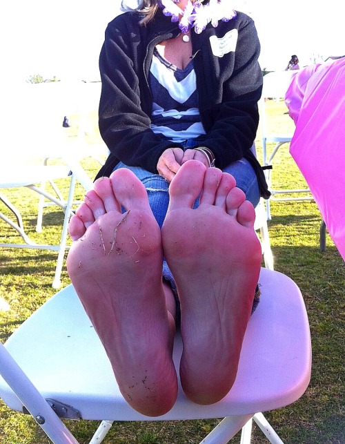 My sexy blonde coworker&rsquo;s pretty feet, soles and face while at a company picnic. She let me ho