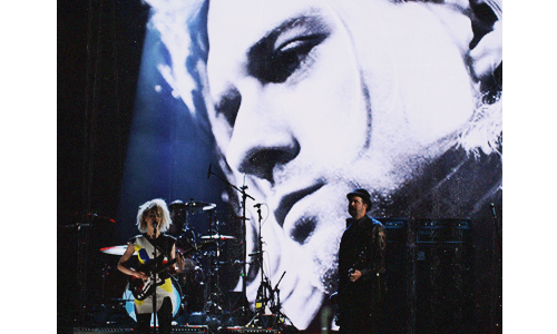 fuckinirvana:  Nirvana joined the Rock and Roll Hall of Fame - 04/10/2014 